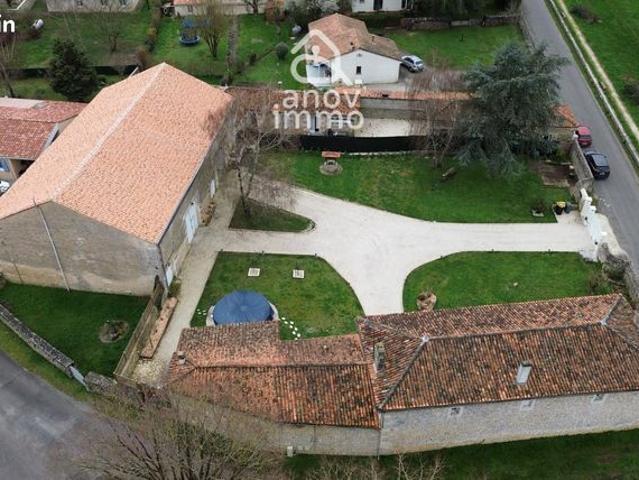 Maison 9 pièces 271 m²