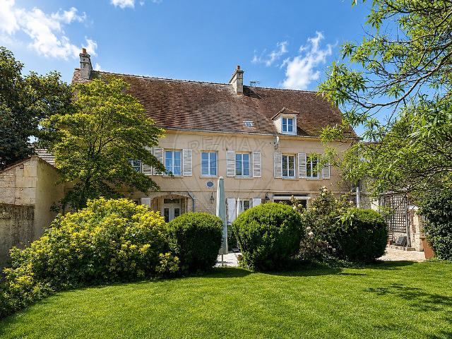 Maison 9 pièces 271 m²