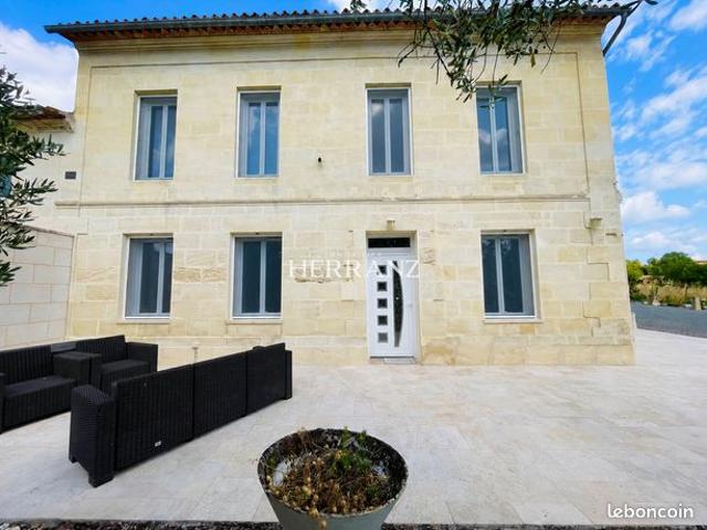 Maison 9 pièces 272 m²