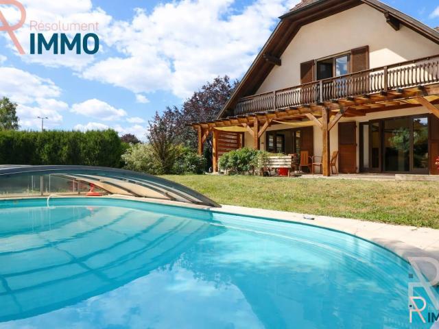 Maison 9 pièces 272 m²