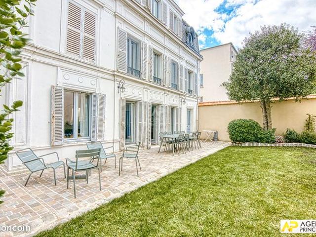 Maison 9 pièces 272 m²