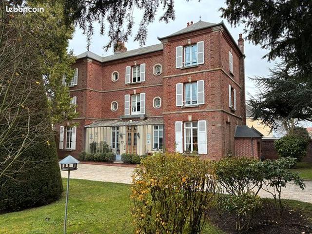 Maison 9 pièces 272 m²