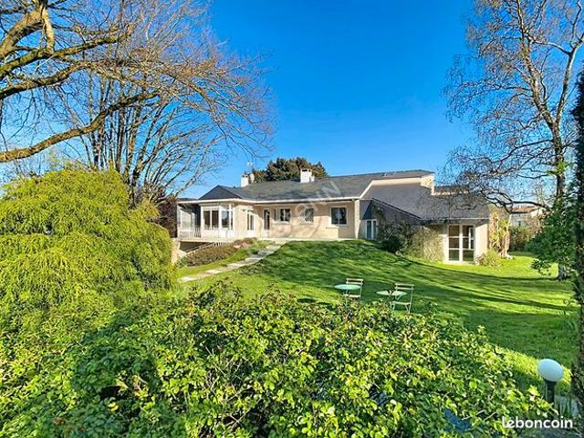 Maison 9 pièces 272 m²