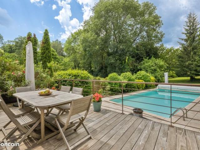 Maison 9 pièces 272 m²