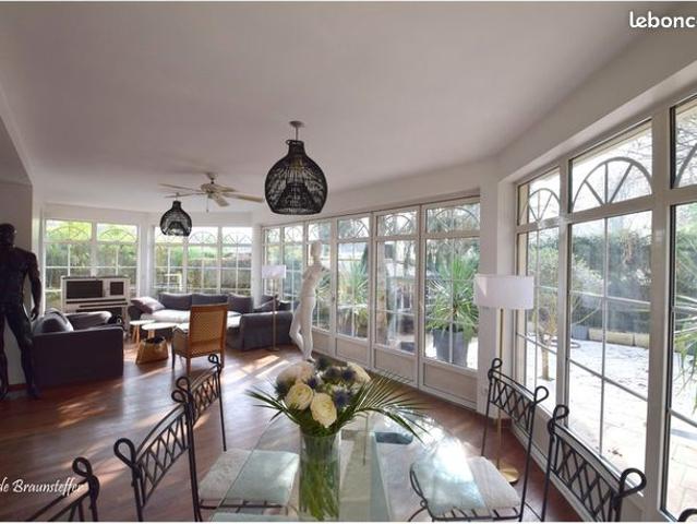 Maison 9 pièces 273 m²