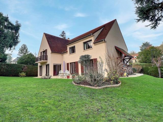 Maison 9 pièces 273 m²