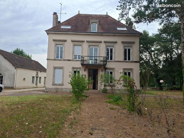 Maison 9 pièces 284 m²