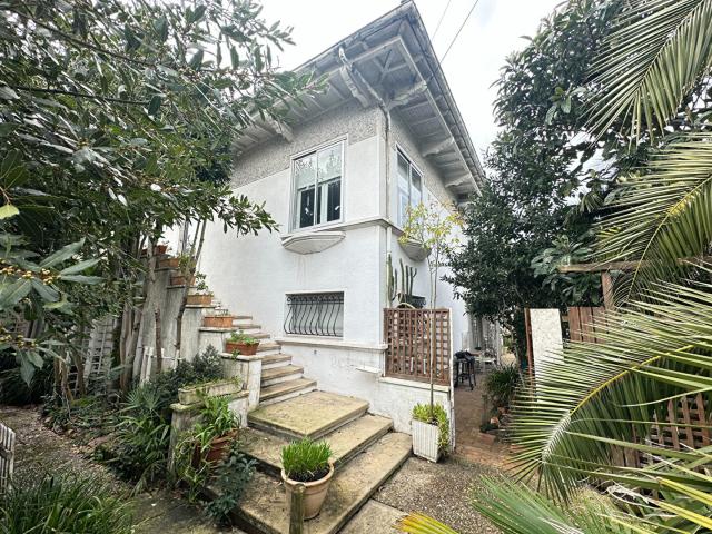 Maison 9 pièces 284 m²