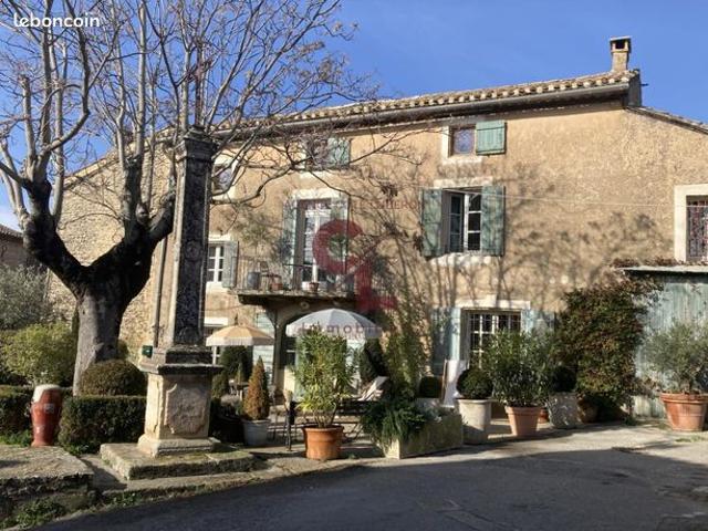 Maison 9 pièces 285 m²