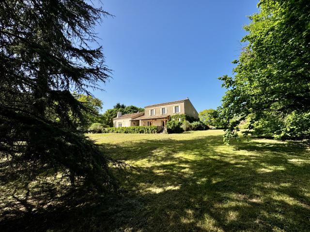 Maison 9 pièces 285 m²