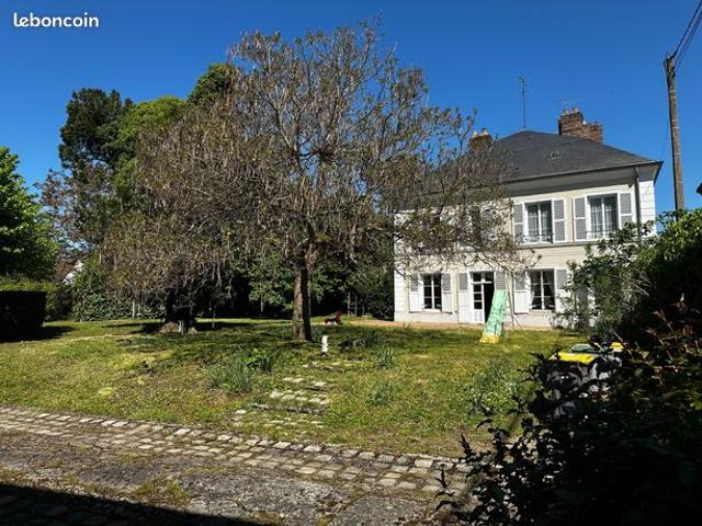 Maison 9 pièces 285 m²