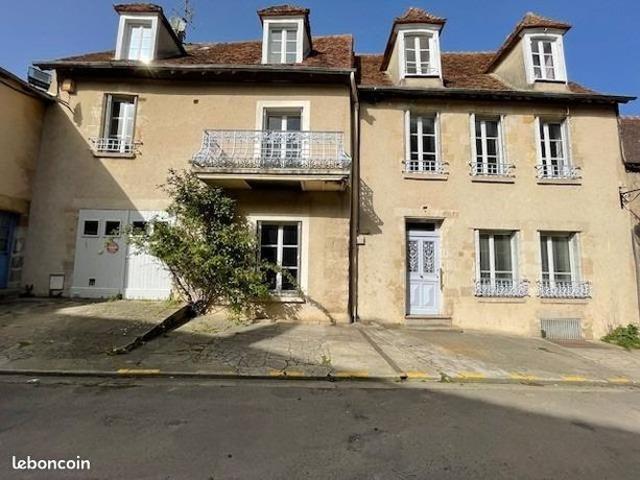 Maison 9 pièces 285 m²