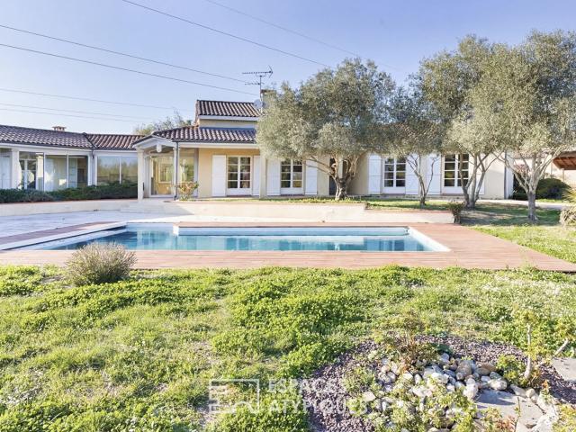 Maison 9 pièces 285 m²
