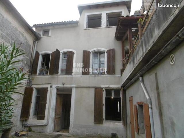 Maison 9 pièces 285 m²