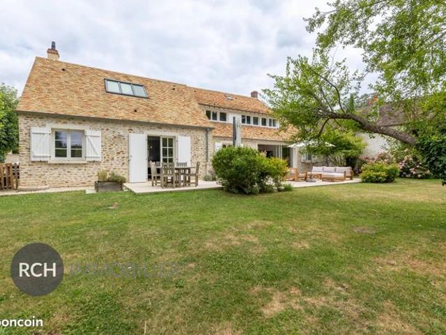 Maison 9 pièces 285 m²