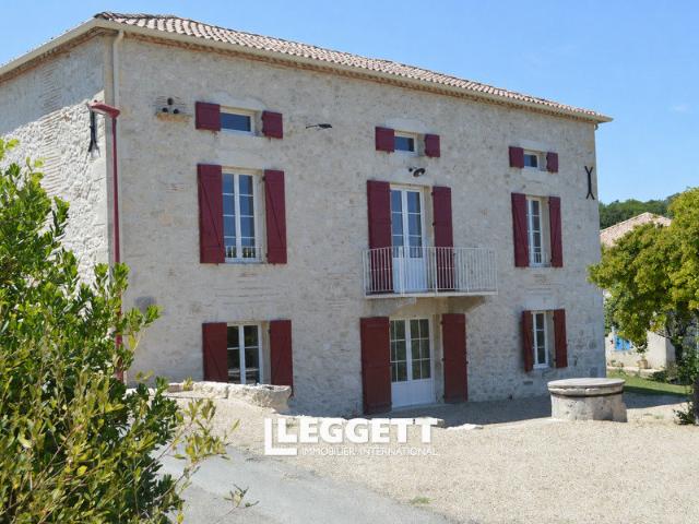 Maison 9 pièces 285 m²