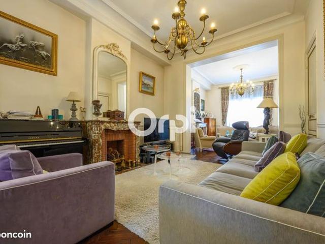 Maison 9 pièces 286 m²