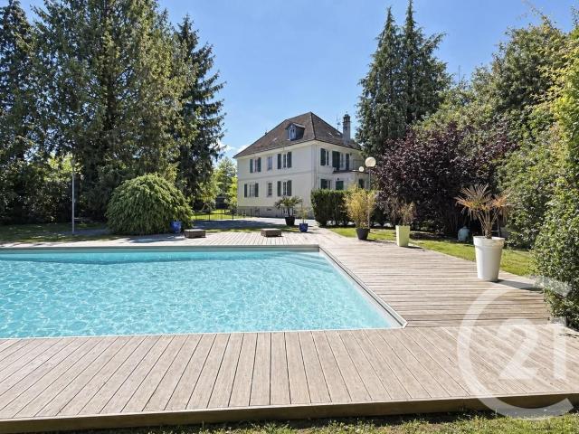 Maison 9 pièces 288 m²