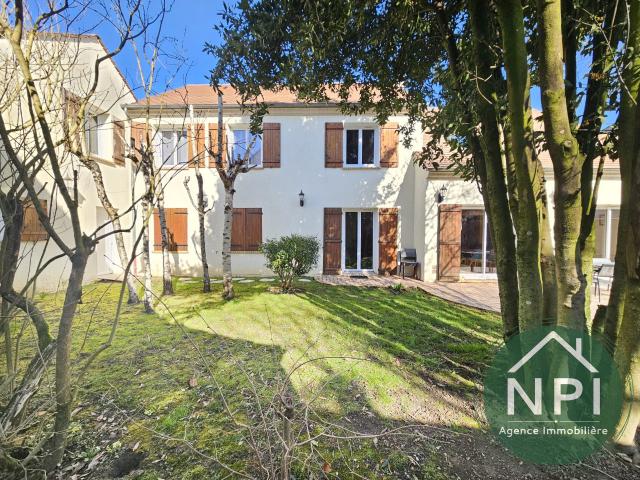 Maison 9 pièces 280 m²