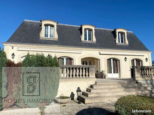 Maison 9 pièces 280 m²