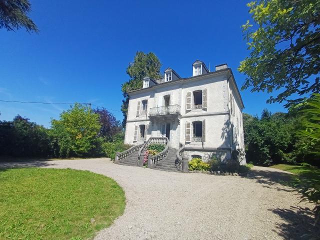 Maison 9 pièces 280 m²