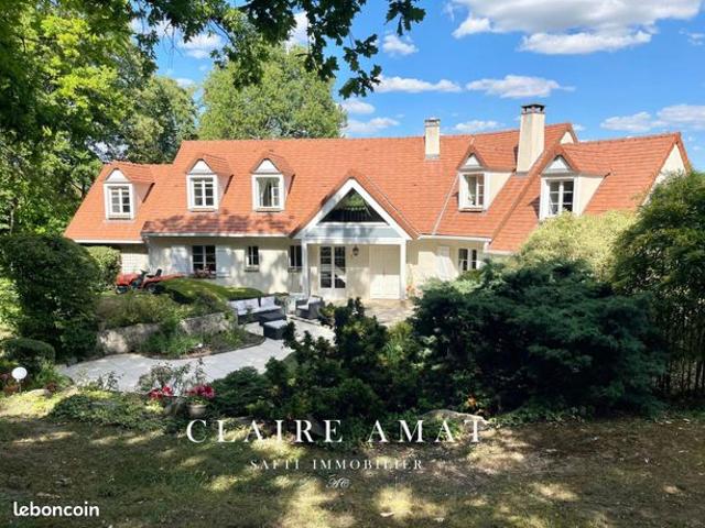 Maison 9 pièces 280 m²