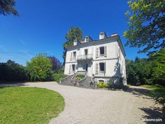 Maison 9 pièces 280 m²