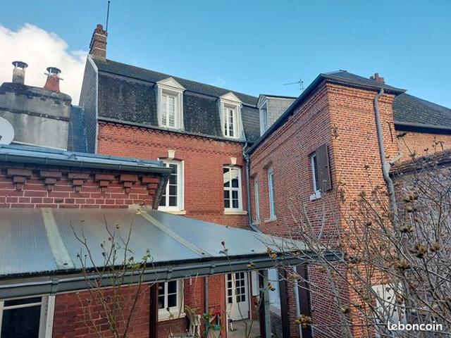 Maison 9 pièces 280 m²