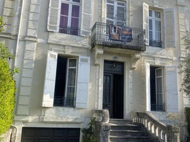 Maison 9 pièces 280 m²