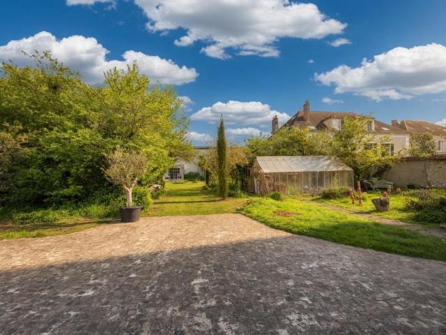 Maison 9 pièces 280 m²