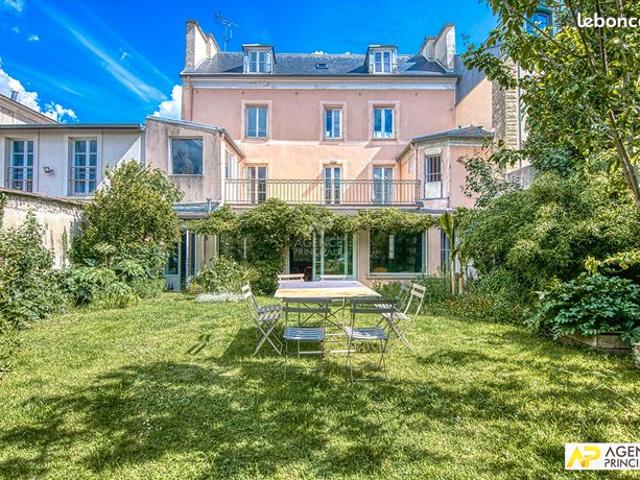 Maison 9 pièces 280 m²