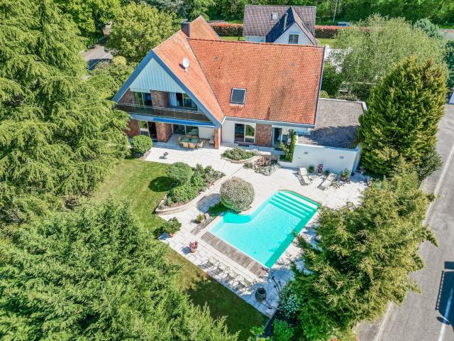 Maison 9 pièces 280 m²