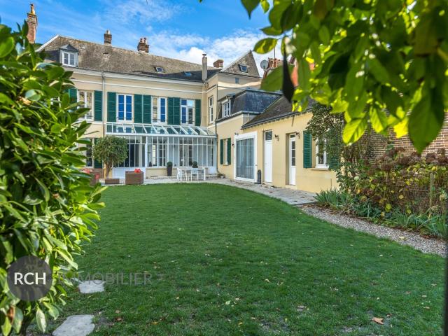 Maison 9 pièces 280 m²