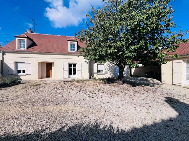 Maison 9 pièces 280 m²