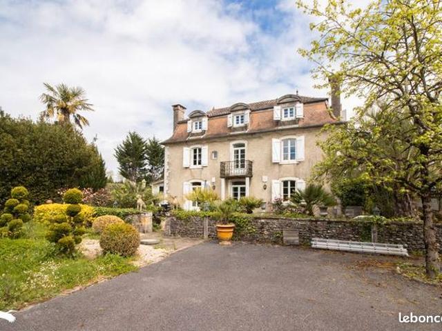 Maison 9 pièces 281 m²