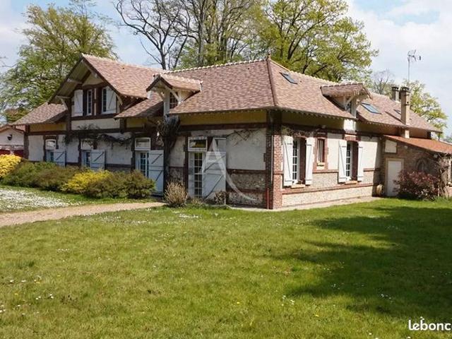 Maison 9 pièces 281 m²