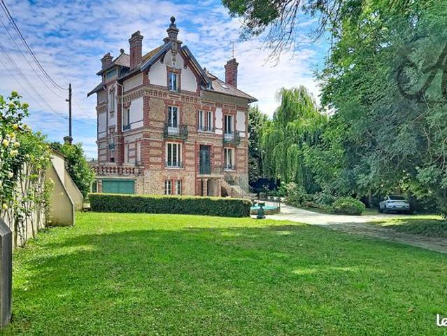 Maison 9 pièces 282 m²