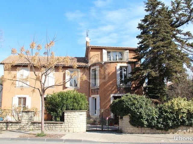 Maison 9 pièces 282 m²