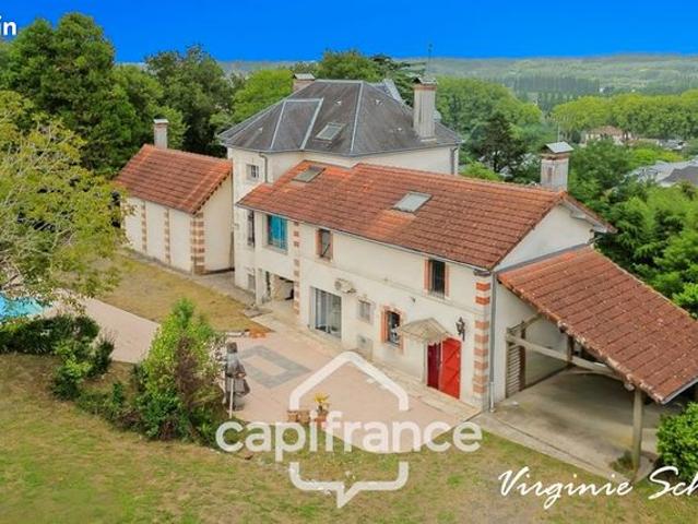 Maison 9 pièces 282 m²
