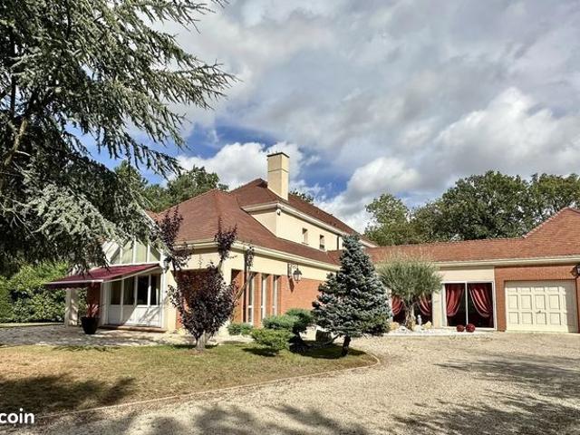 Maison 9 pièces 283 m²