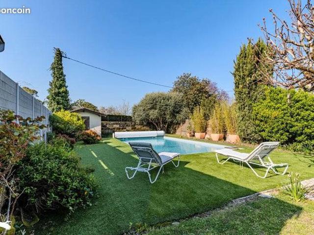 Maison 9 pièces 283 m²