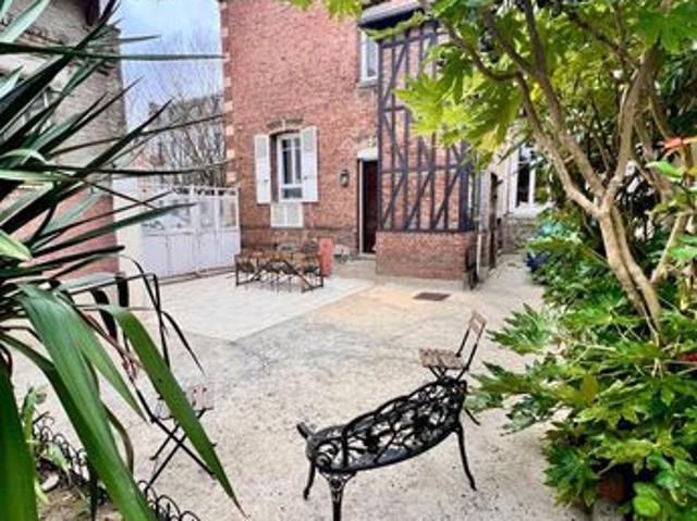 Maison 9 pièces 283 m²