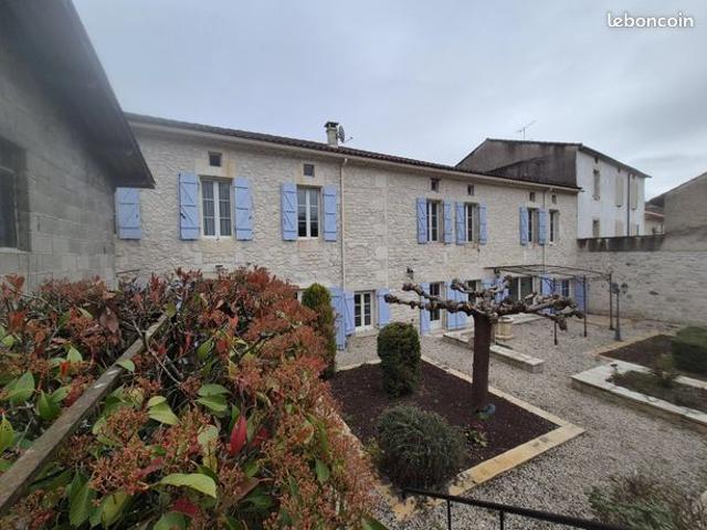 Maison 9 pièces 283 m²