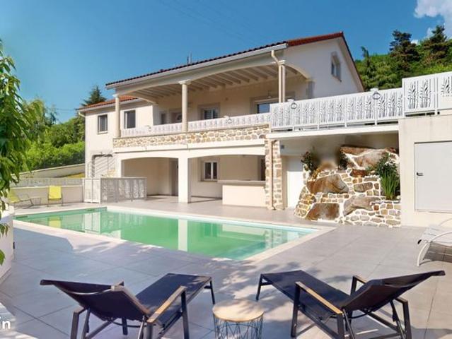 Maison 9 pièces 294 m²