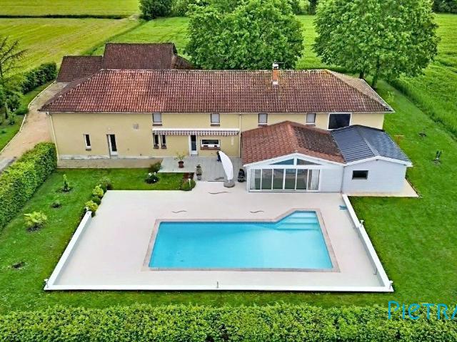 Maison 9 pièces 294 m²