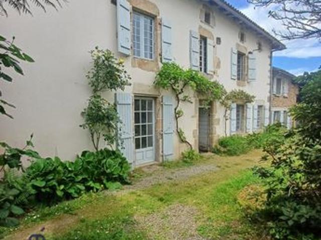 Maison 9 pièces 294 m²