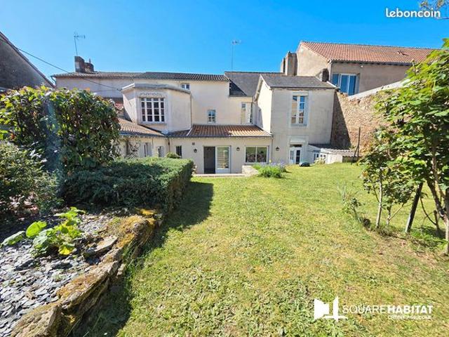 Maison 9 pièces 295 m²