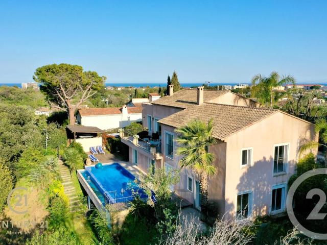 Maison 9 pièces 295 m²