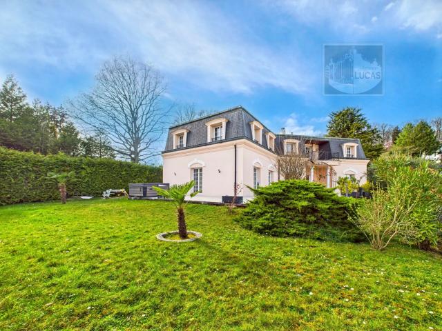 Maison 9 pièces 295 m²