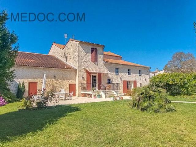 Maison 9 pièces 295 m²